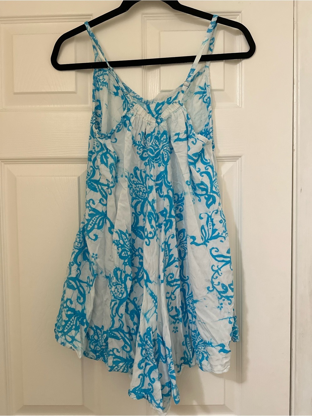 Santiki Sleeveless V-Neck Resort Romper Blue White Floral Tie-Dye Sz S $65 MSRP - Picture 3 of 6